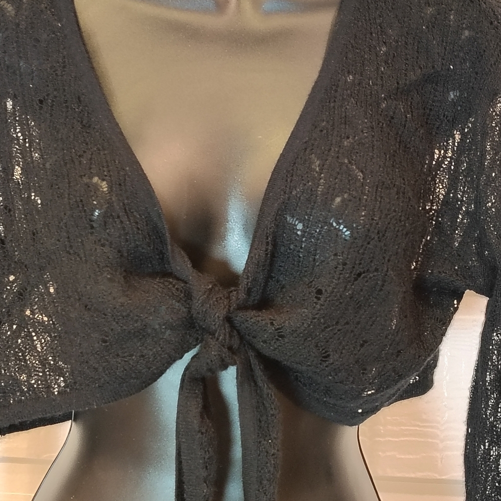 NORDSTROM SHRUG WOMES SZ SMALL 100% CASHMERE BLACK FRONT TIE SOFT CHIC LUXURY - Picture 1 of 8